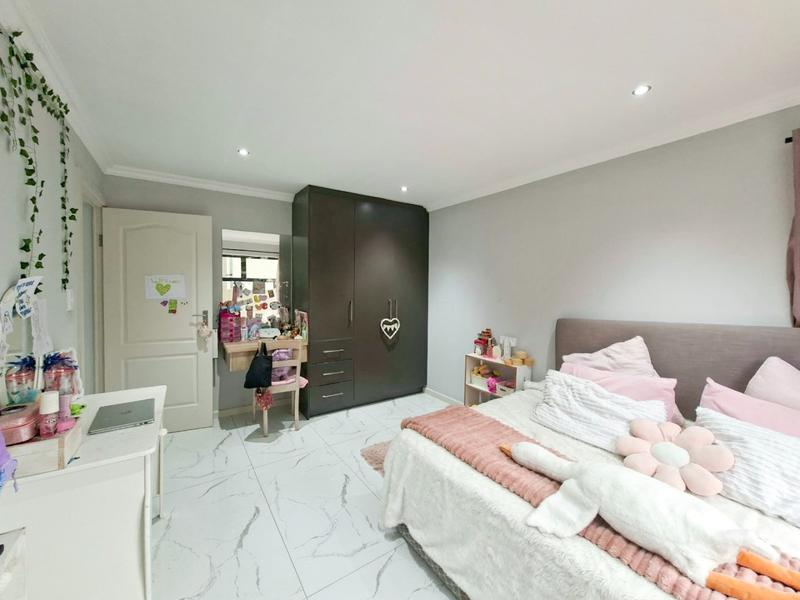 3 Bedroom Property for Sale in Hartenbos Heuwels Western Cape